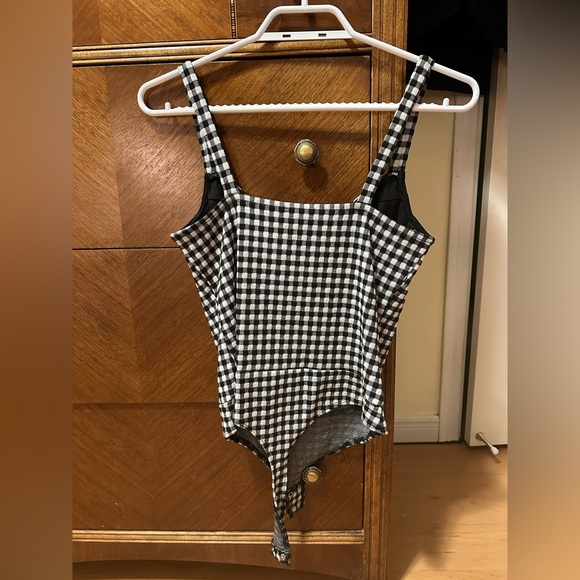 Black and white checkered bodysuit from Dynamite - Picture 3 of 3